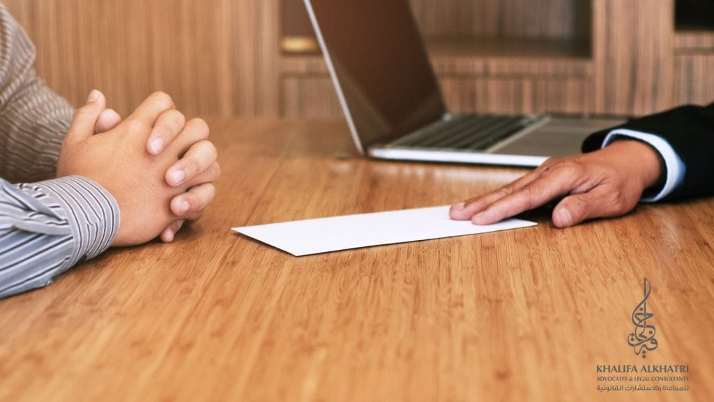 إنهاء عقد العمل قبل انتهاء مدته الإمارات